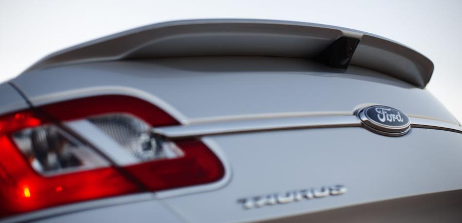  Ford Taurus SHO 2010 года  (фото 231 из 248)